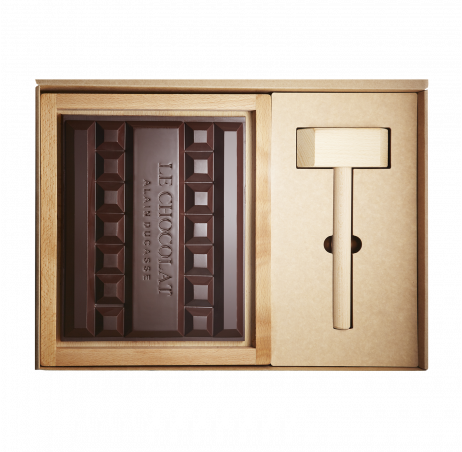The chocolate block and accessories