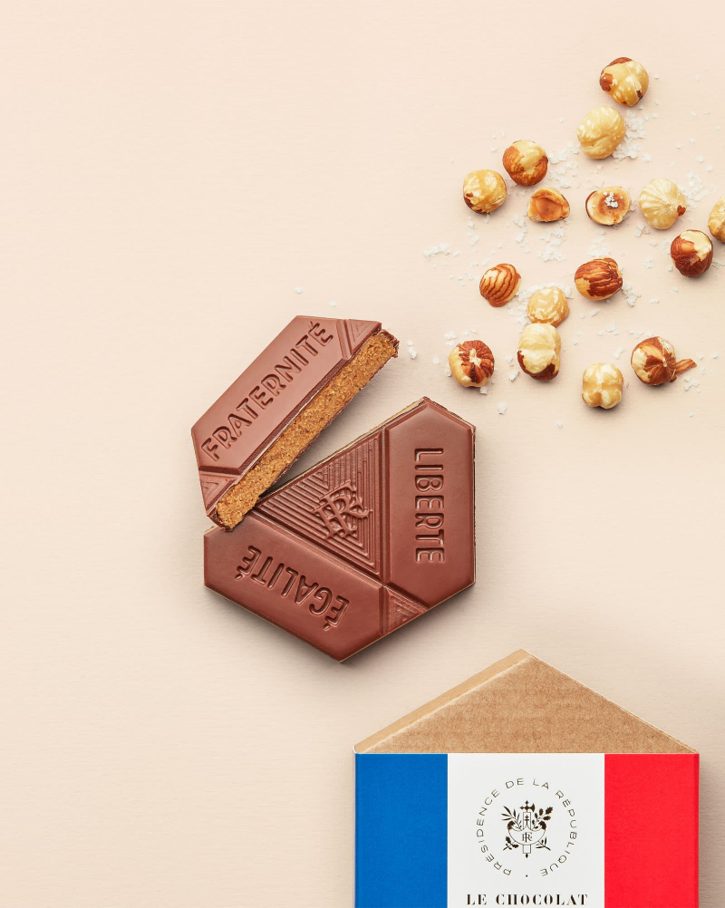Milk Chocolate Praliné French Hexagon 45% | Le Chocolat Alain Ducasse