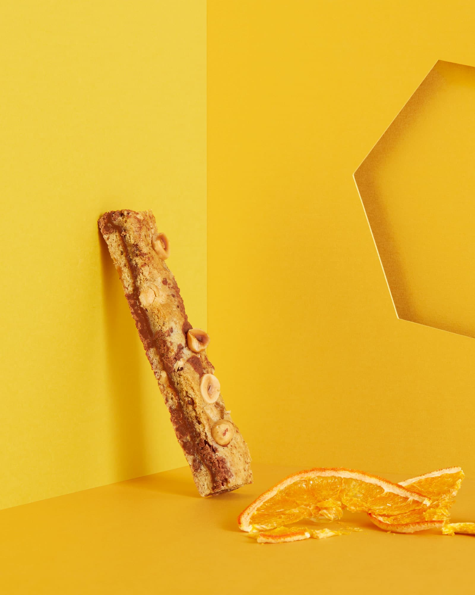 Milk chocolate • Candied fruit • Orange