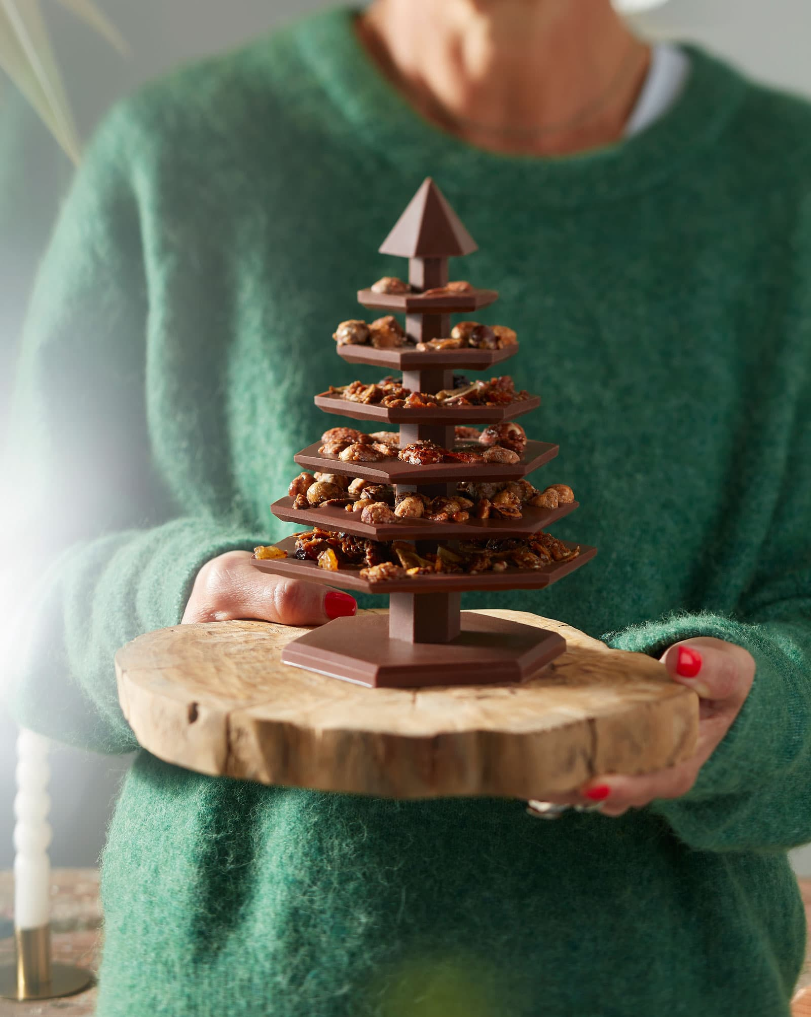 Sapin de Noël de Luxe en chocolat au lait avec pralinés