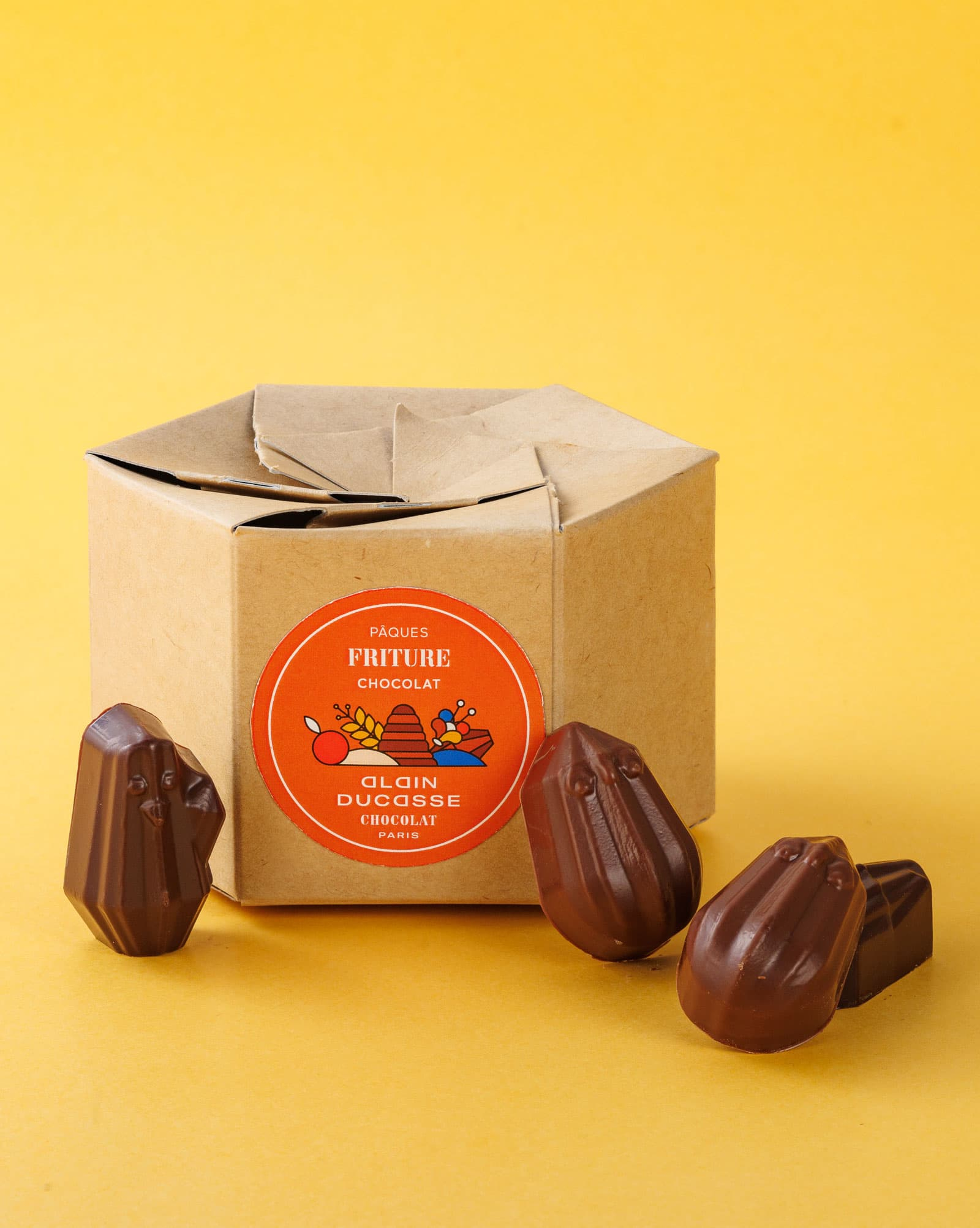 Osterpralinen aus schokolade und praliné