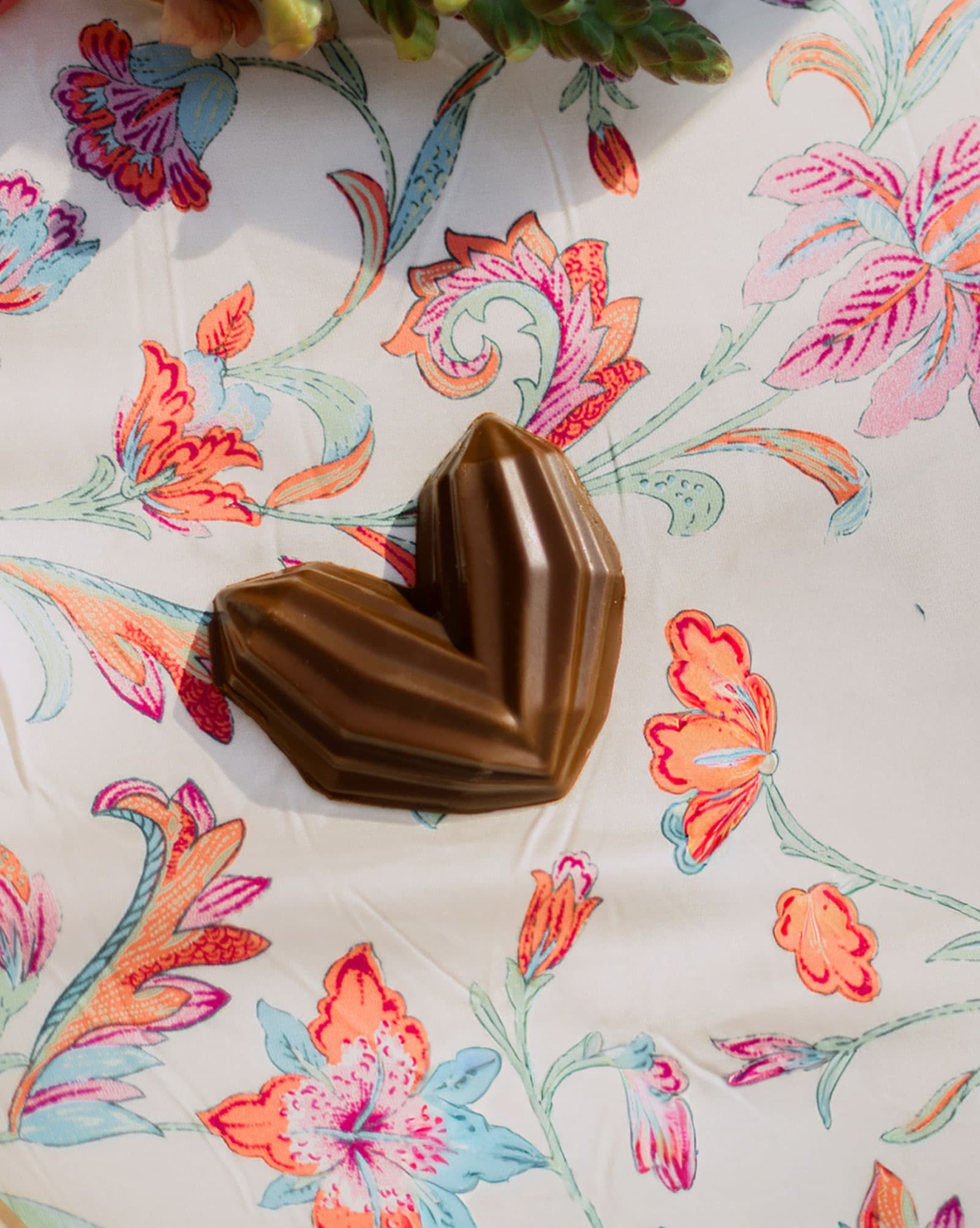 Cocoa pod heart